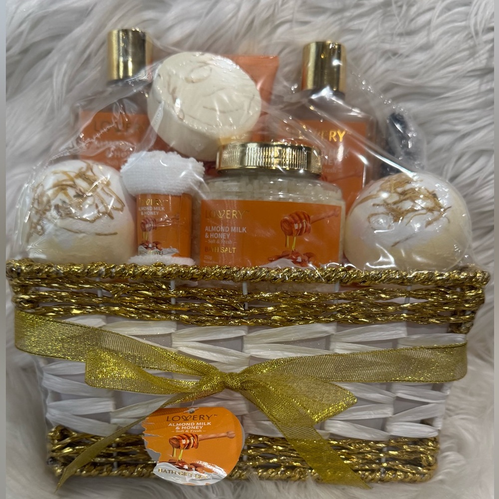 Love Gold and White Bath Soak & Bubbles Collection